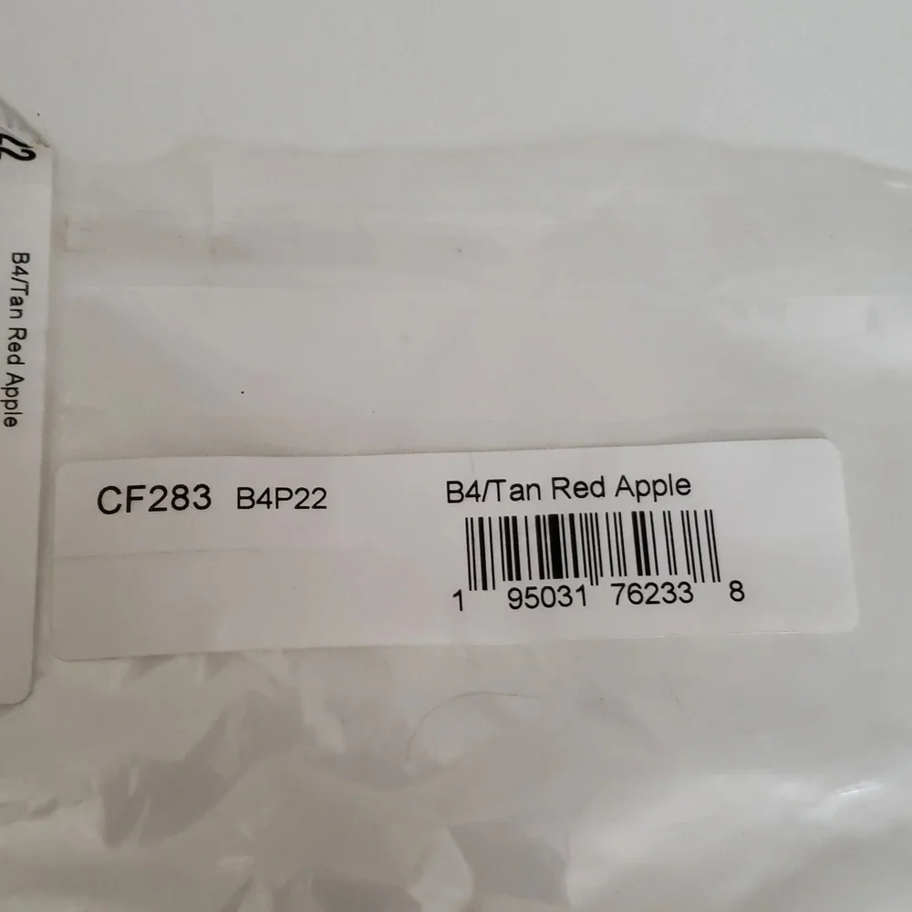 COACH HEART WRISTLET - Picture 11 of 11